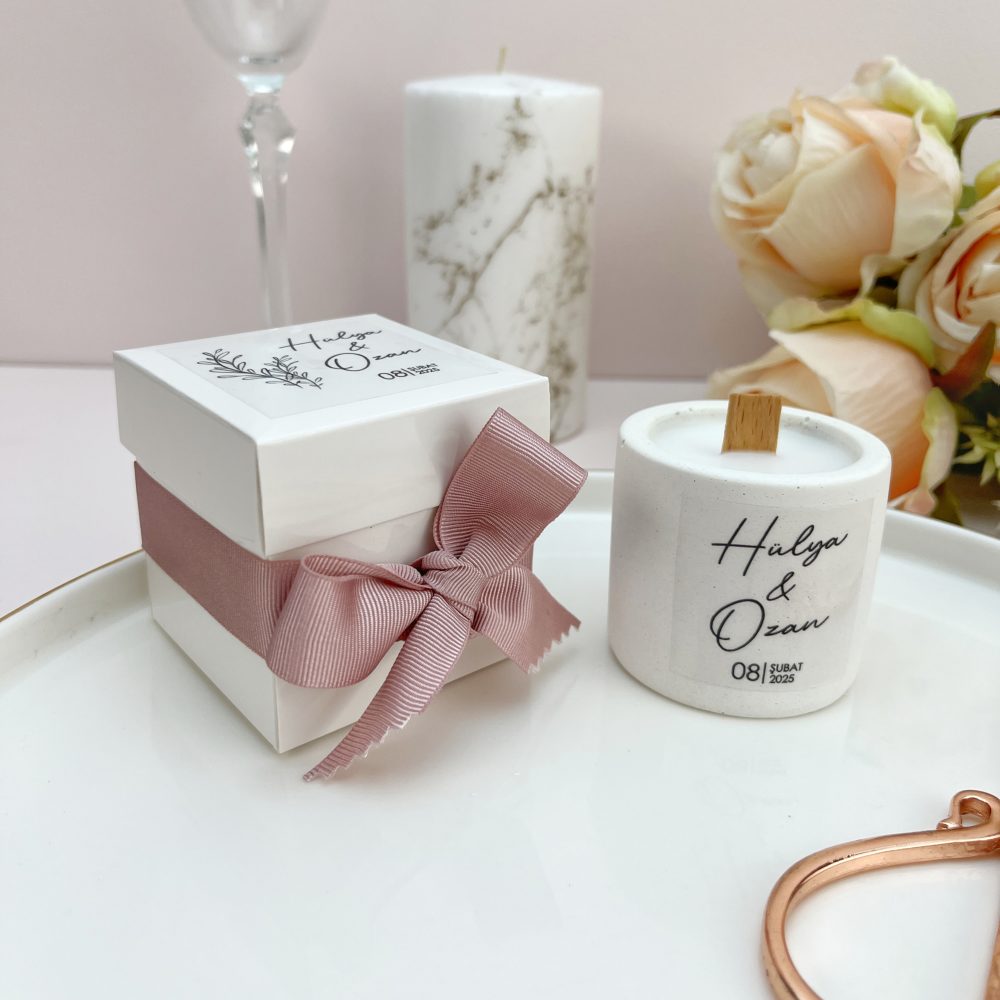 Kutulu Beton Hediyelik Mum, Pudra Kurdeleli